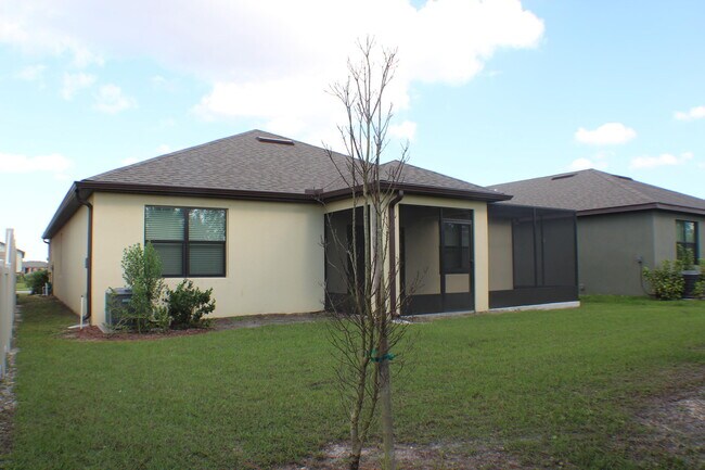 Foto del edificio - 900 Old Country Rd S E