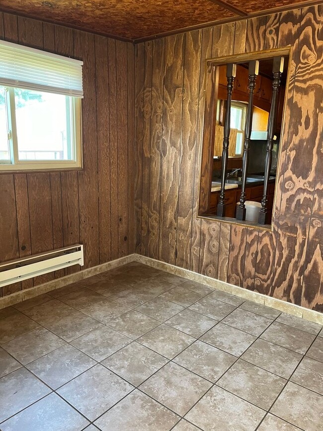 Photo - 111 S Shamrock St Apartment