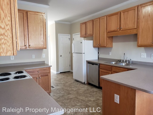 Building Photo - 4 br, 3 bath House - 424 Majestic Oak Drive