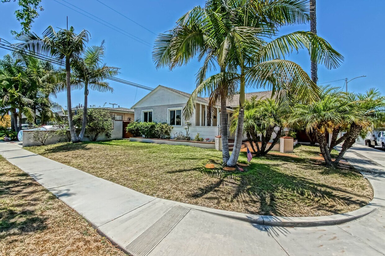 Foto principal - CHARMING, BRIGHT & AIRY HOME ON LARGE CORN...