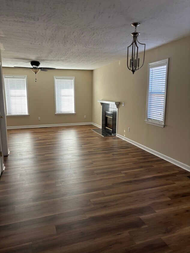 Building Photo - 940 Nottingham Dr