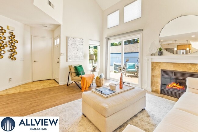 Building Photo - Beautiful 2 bed 2 bath home in the highly ...