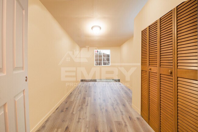 Foto del edificio - 1125 S Evergreen Ave