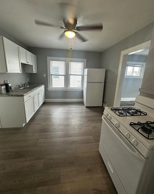 Foto del edificio - 4486 E 126th St