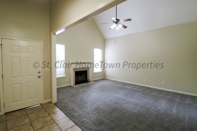 Foto del edificio - Large Family Home in Moody AL