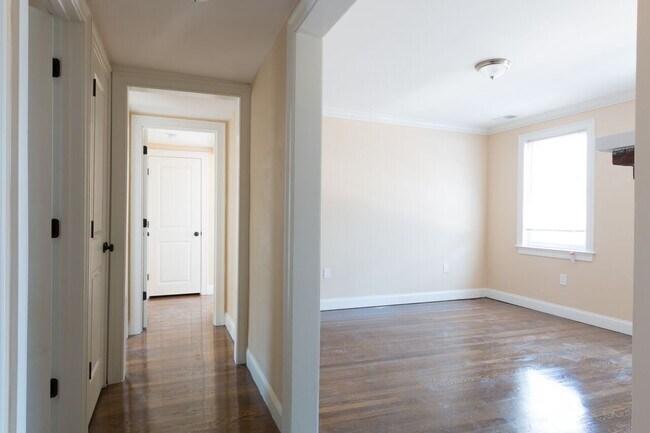 Building Photo - 4803 Washington St