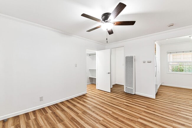 Building Photo - 1631 E 4th St