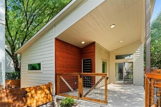 Building Photo - 1609 J J Seabrook Dr