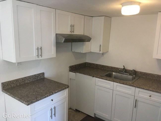 Building Photo - 2 br, 1 bath House - 2662 N 43rd ave #16B