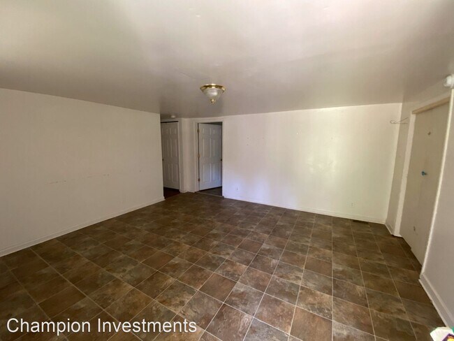 Building Photo - 3 br, 1 bath House - 124 Ayers Road