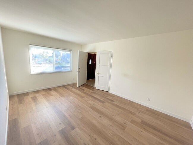 Building Photo - 4533 Kester Ave