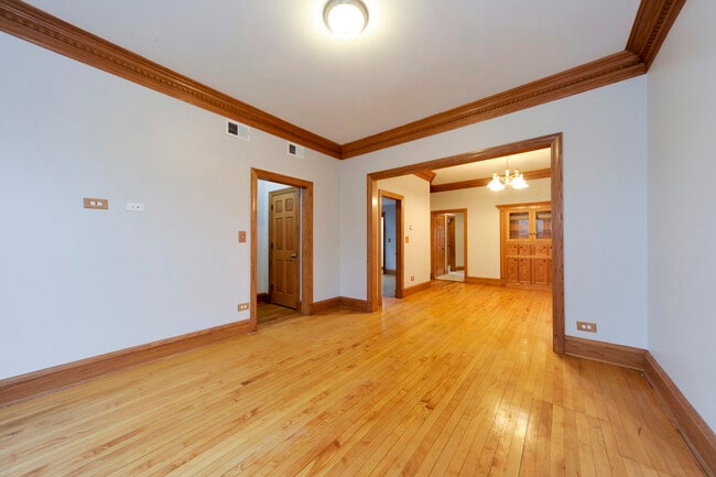 Building Photo - 1943 N Kedvale Ave