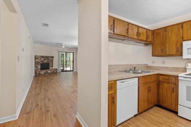 Building Photo - 3208 Ginger Dr