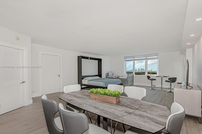 Building Photo - 2301 Collins Ave