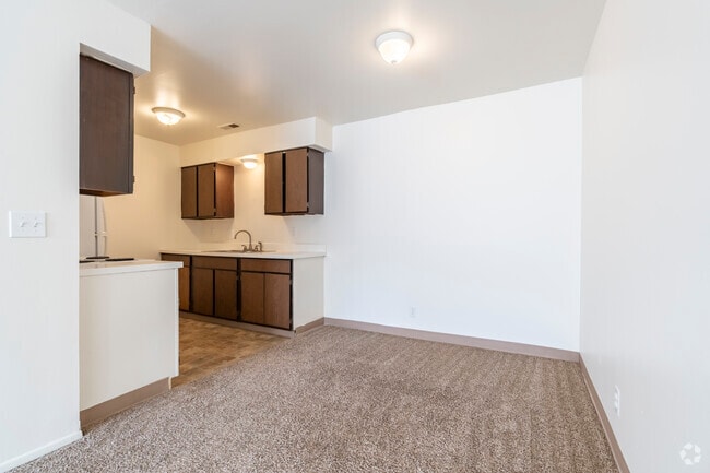 Interior Photo - Grand Pointe