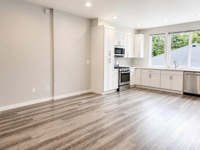 Building Photo - Modern West Seattle Townhome Across from Delridge Playfield