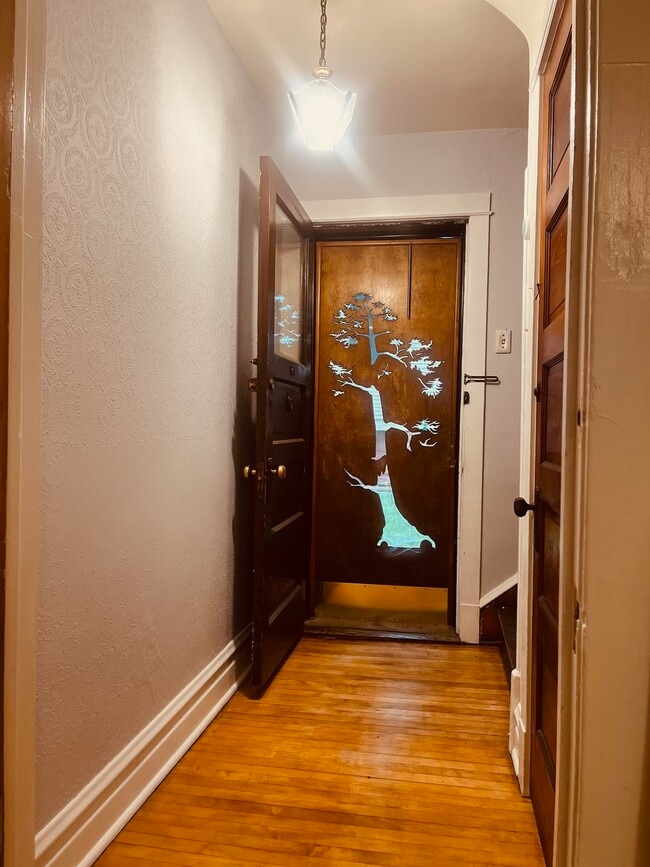 Unit 1 - Ground level entry - 531 S Lombard Ave