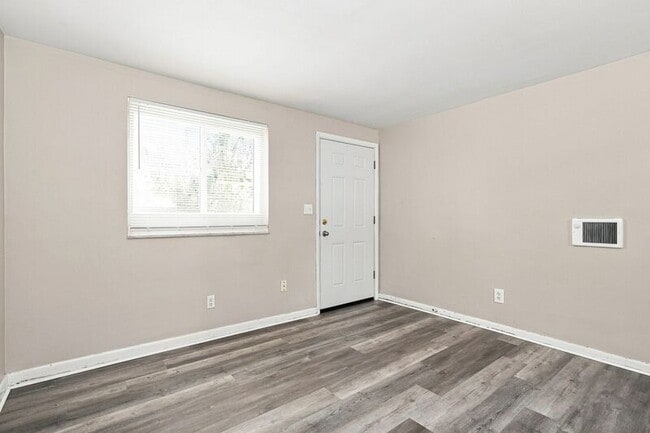 Building Photo - 141 Stevens Ave