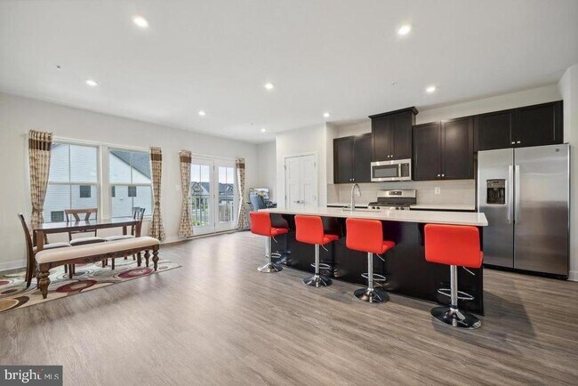 Foto del edificio - 6070 Fallfish Ct