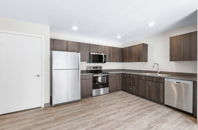 Foto del edificio - 352 Deschane Ave