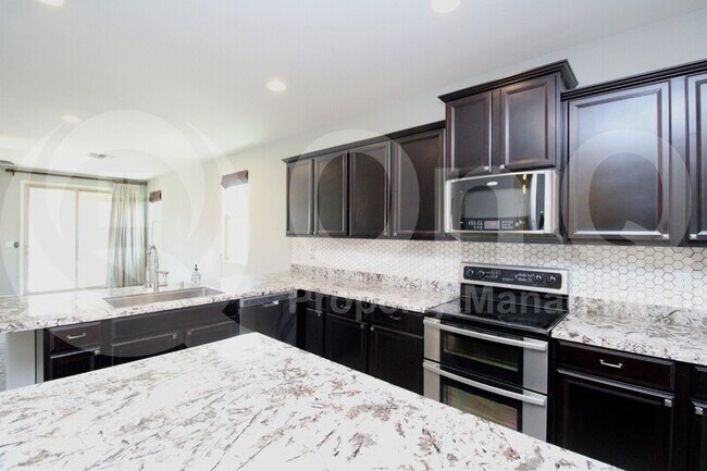 Foto del edificio - 2315 W Desert Ln