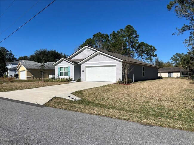 Building Photo - 13 Pine Ash Ln