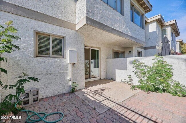 Foto del edificio - 1402 E Osborn Rd