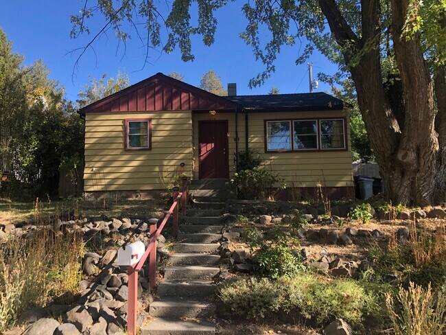 Foto del edificio - 1010 NW Fisk St