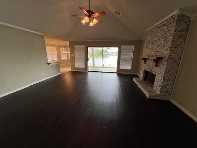 Building Photo - 228 Constellation Dr