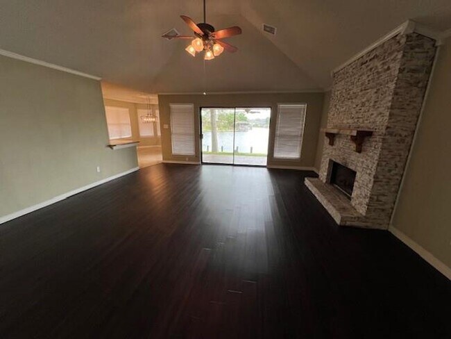 Building Photo - Move in ready in Eden Isles