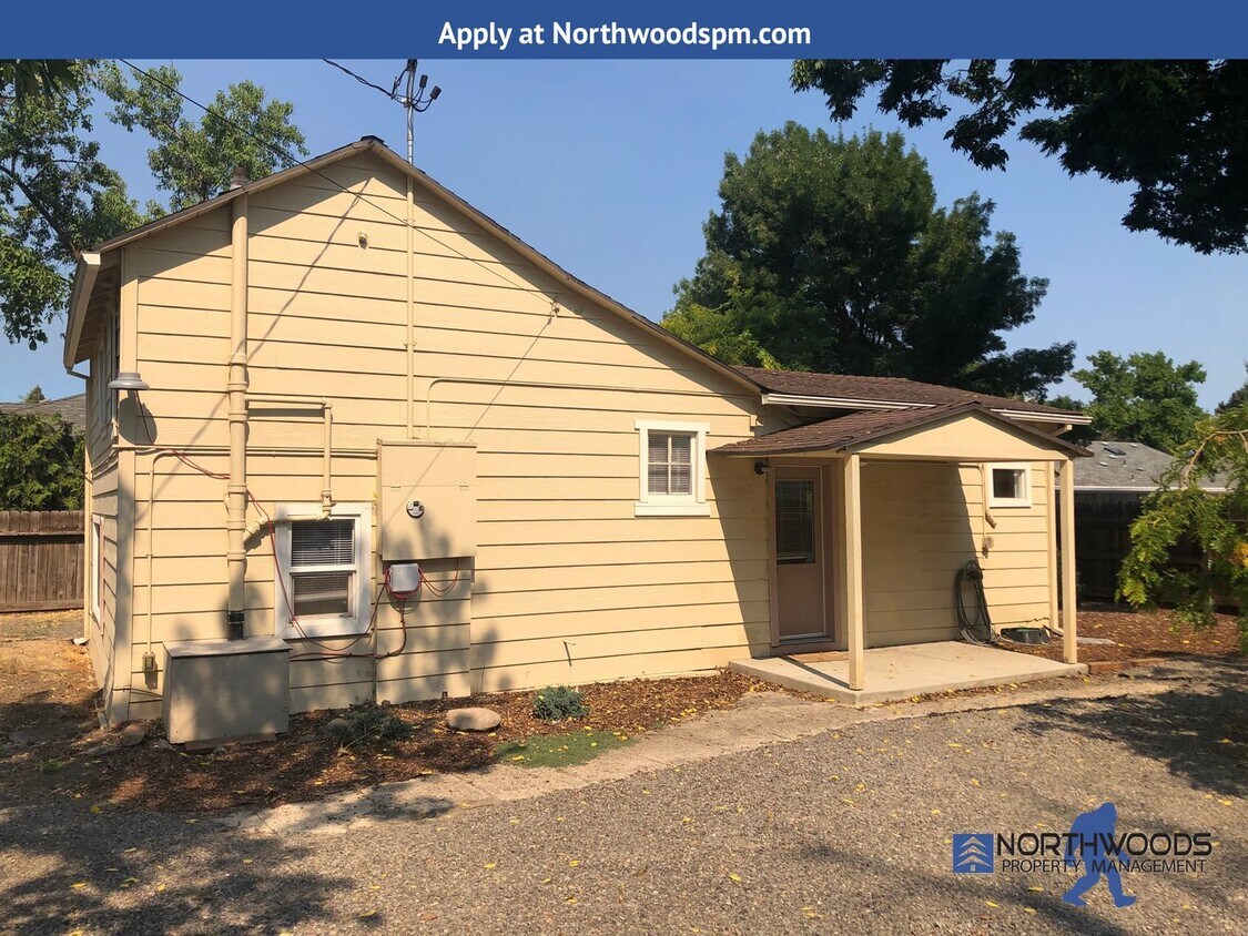 Foto principal - Nice cottage style home - 2 bed 1 bath