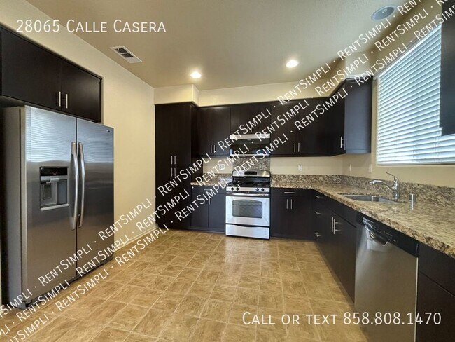Building Photo - Beautiful 3 BR 2.5 BA Townhome for Lease!