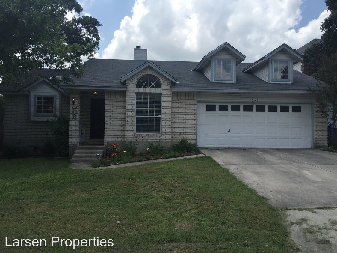 Primary Photo - 8147 Oak Island Dr