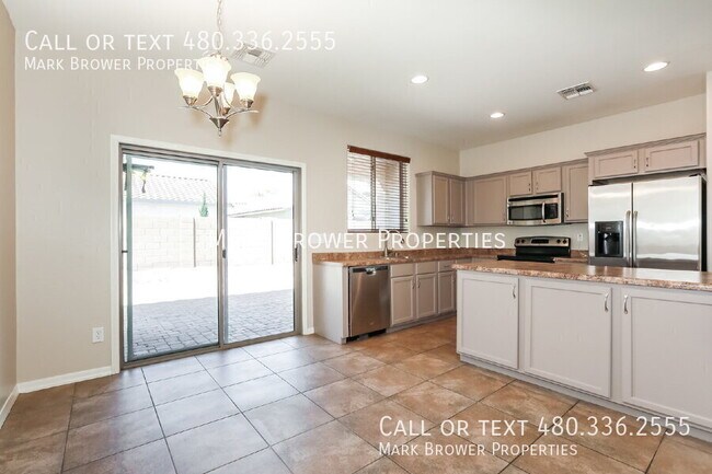 Foto del edificio - 4177 E Woodside Ct