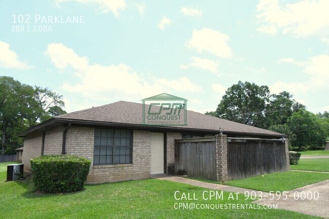 Building Photo - 102 Parklane-