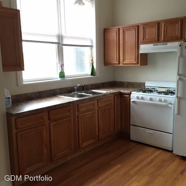 Foto principal - 1856 W Chicago Ave
