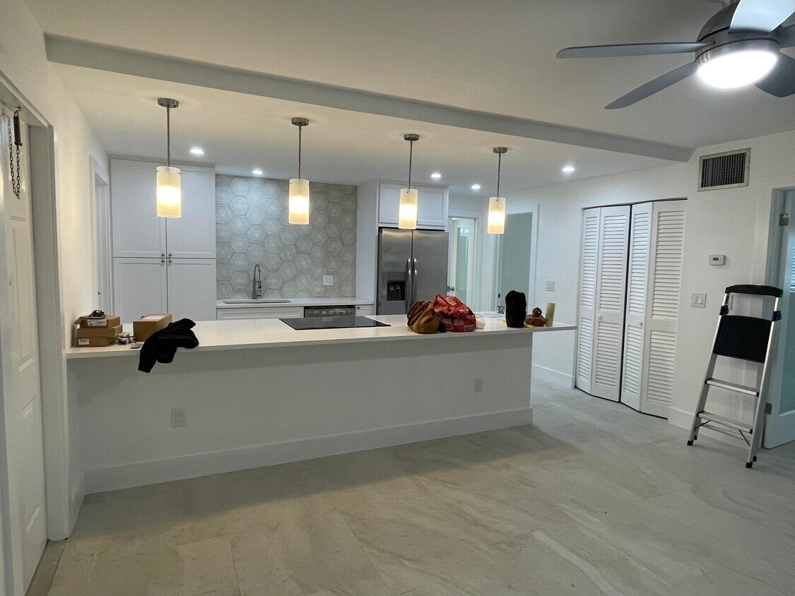 Foto principal - 316 SE 1st St