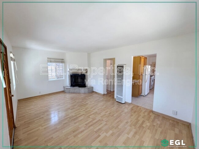Building Photo - 837 Rose Ave