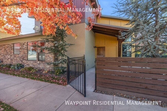 Building Photo - 1415 E Lone Creek Dr