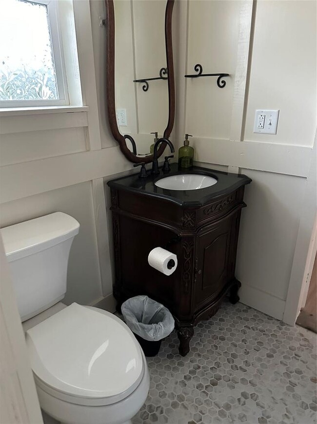 Foto del edificio - 161 Alexander Dr