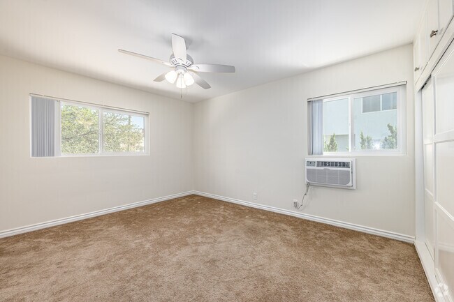 1 habitación, 1 baño - 900 pies cuadrados - Habitación - Molino House