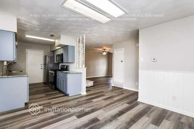 Foto del edificio - 2301 Narobi Pl