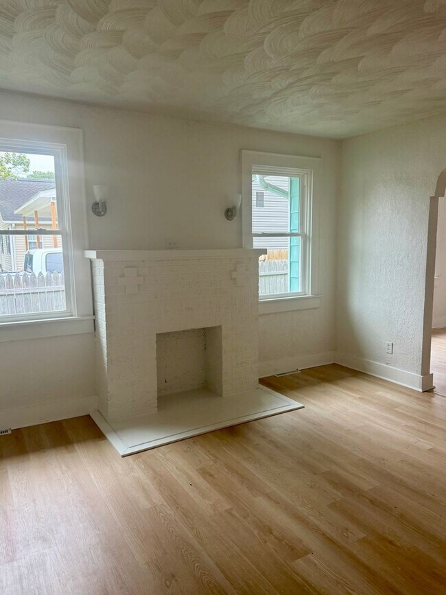 Foto del edificio - Remodeled 3 bedroom 1 bath home