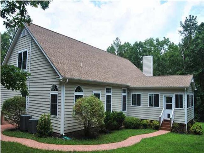 Building Photo - 2260 Secretarys Rd