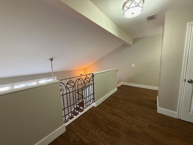 Foto del edificio - 429 Moores Mill Rd