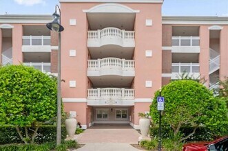 Building Photo - 7601 Cabana Ct