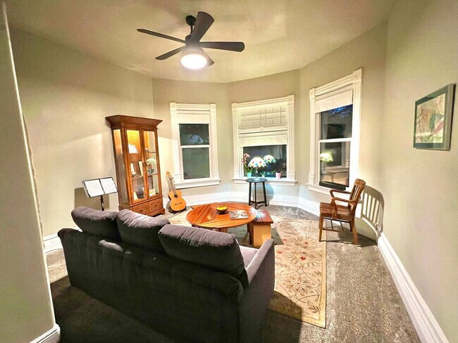 Foto del edificio - 437 N 700 W