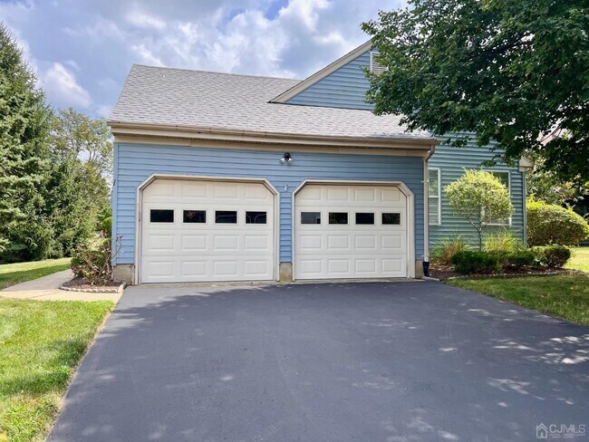 Foto del edificio - 1 James Buchanan Dr