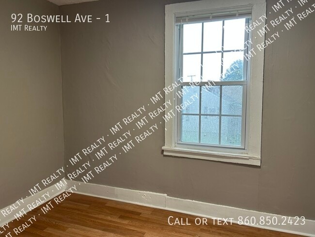 Foto del edificio - 92 Boswell Ave