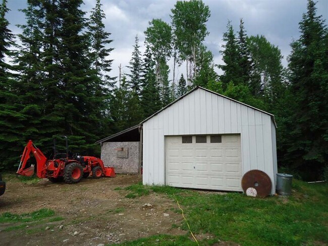 Cochera - 4373 Upper Gold Creek Rd